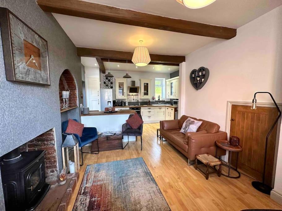 Gaia Villa Личфийлд Екстериор снимка